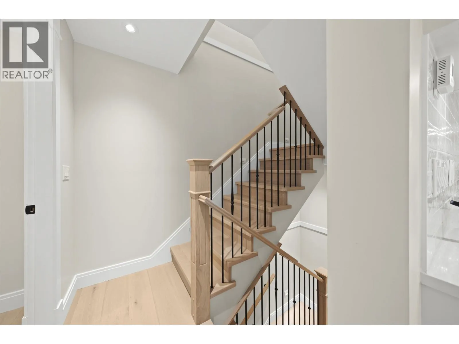 1458 W 45TH AVENUE