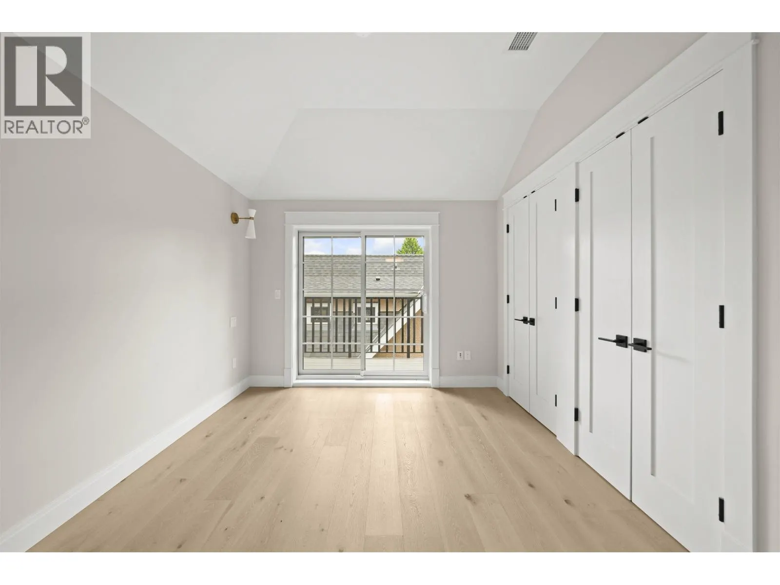 1458 W 45TH AVENUE