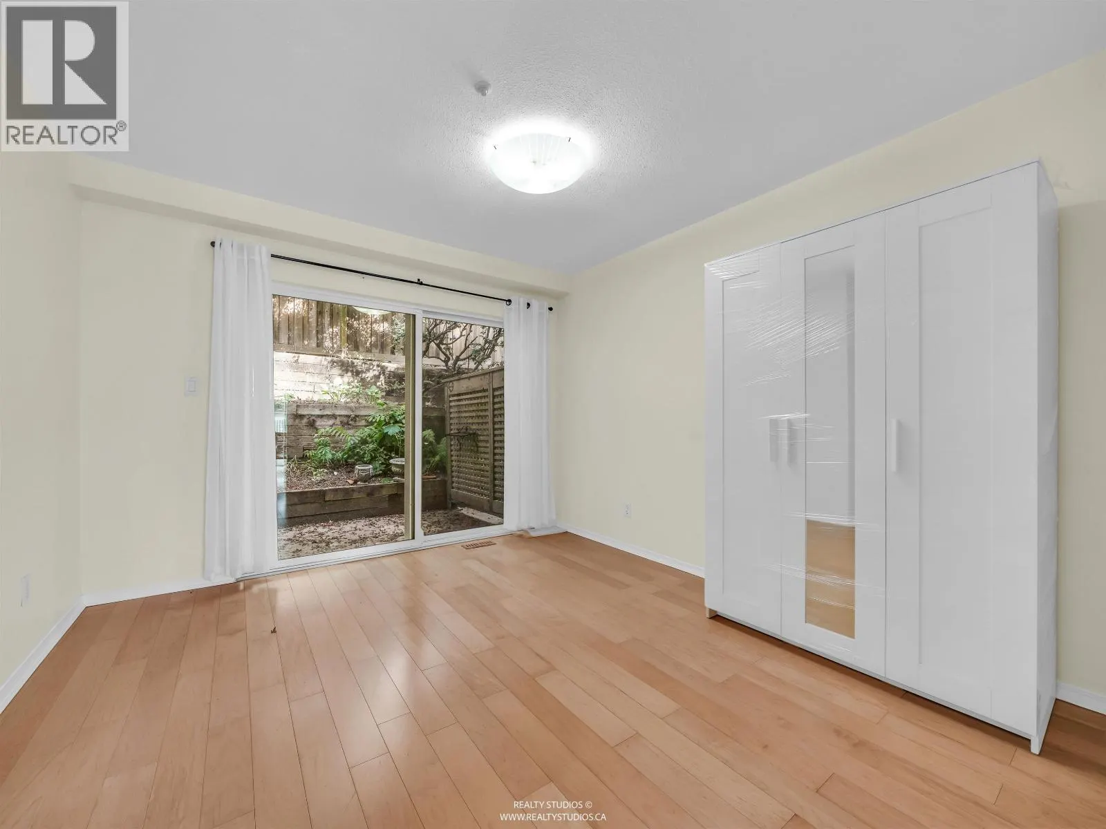 3461 AMBERLY PLACE