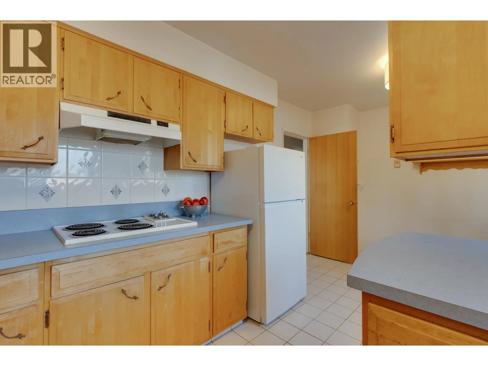 1408 FRASER CRESCENT
