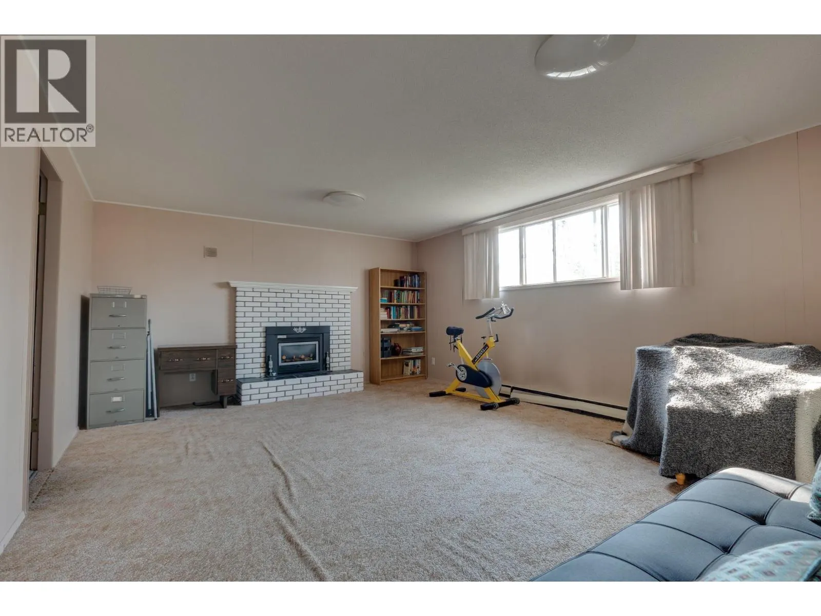 1408 FRASER CRESCENT