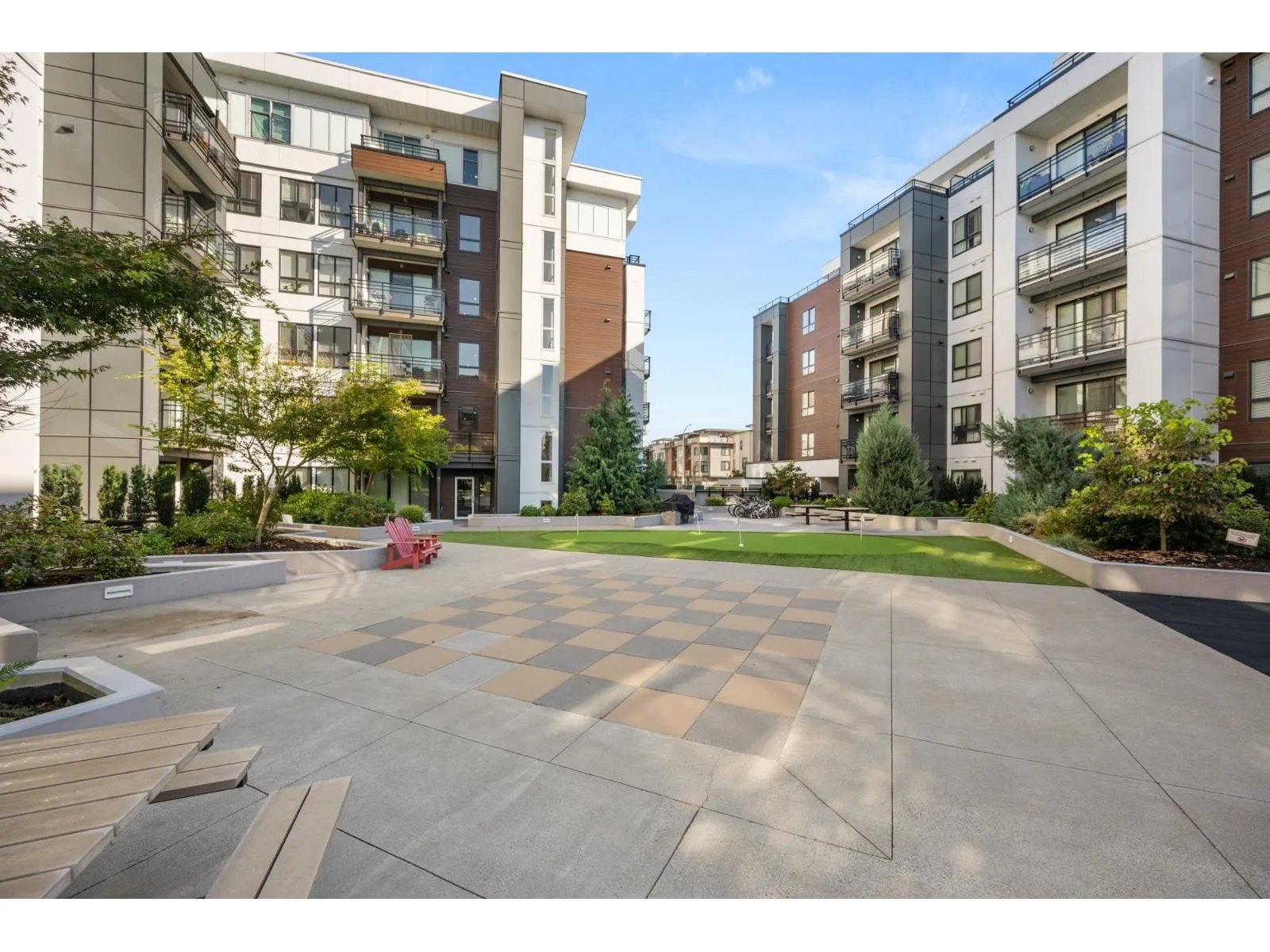 B512 20838 78B AVENUE