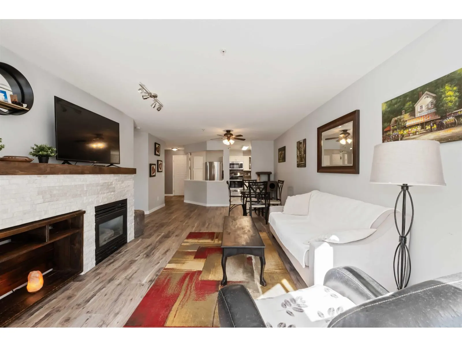 113 3176 GLADWIN ROAD