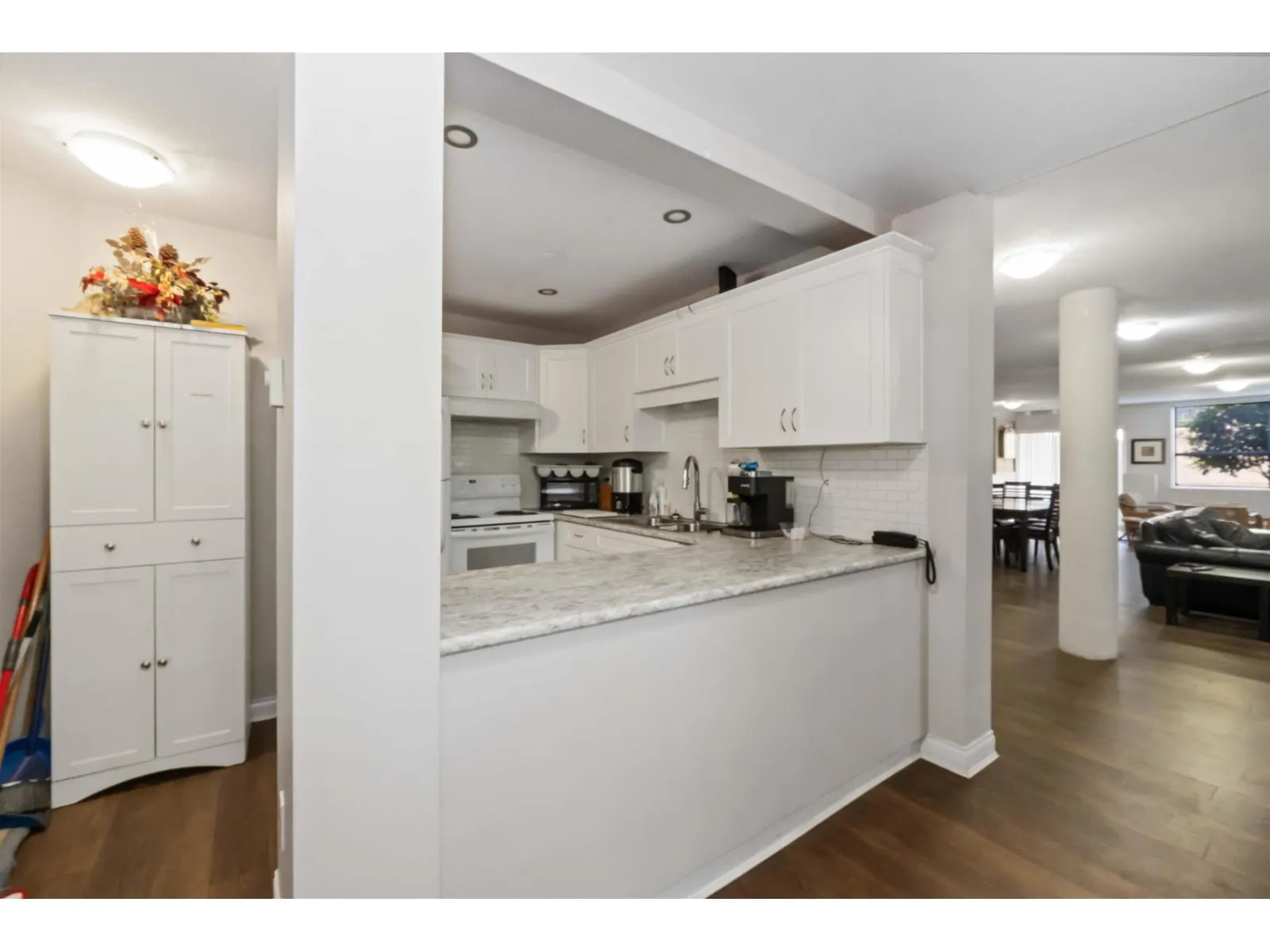 113 3176 GLADWIN ROAD