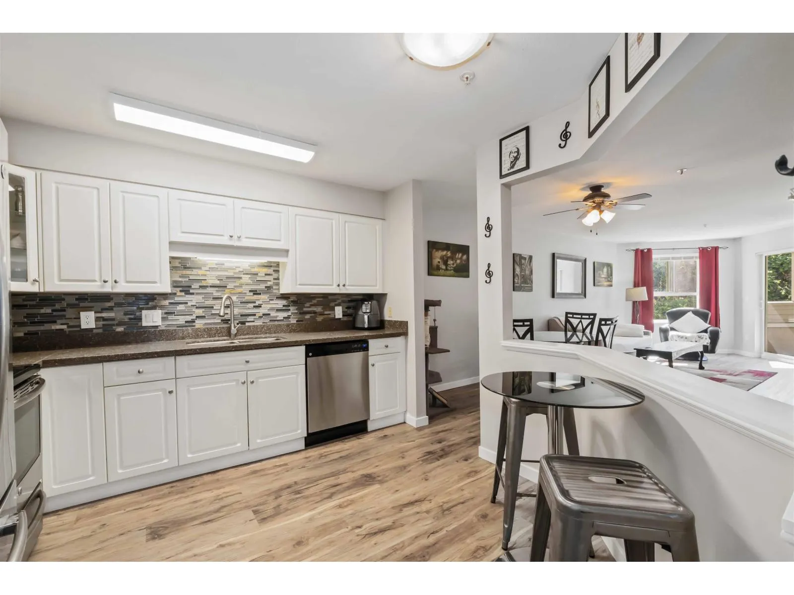113 3176 GLADWIN ROAD