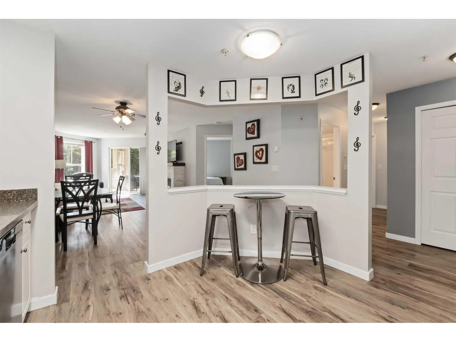 113 3176 GLADWIN ROAD