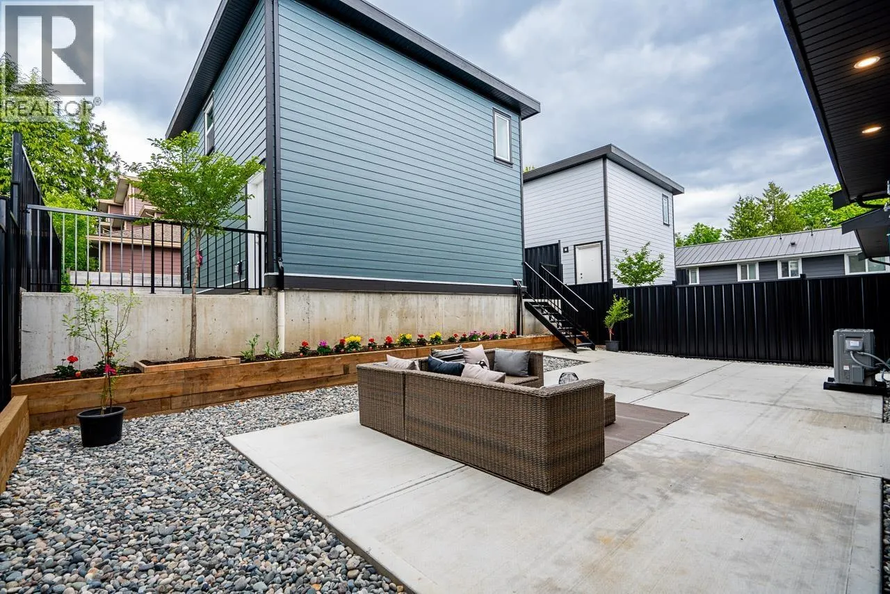947 WALLS AVENUE