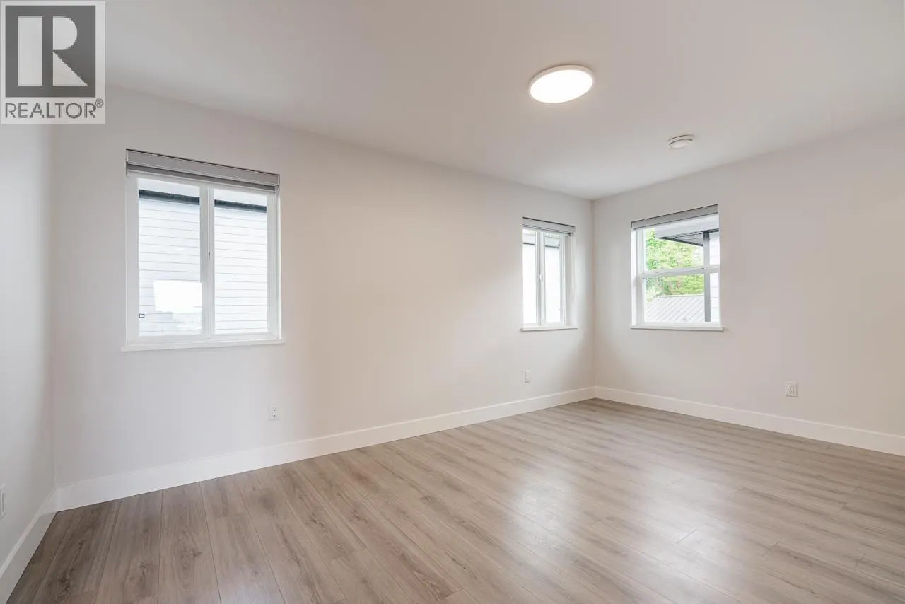 947 WALLS AVENUE