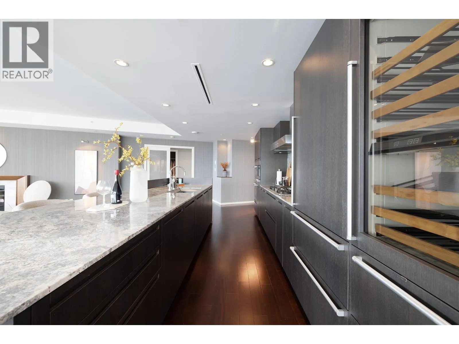 3307 1011 W CORDOVA STREET