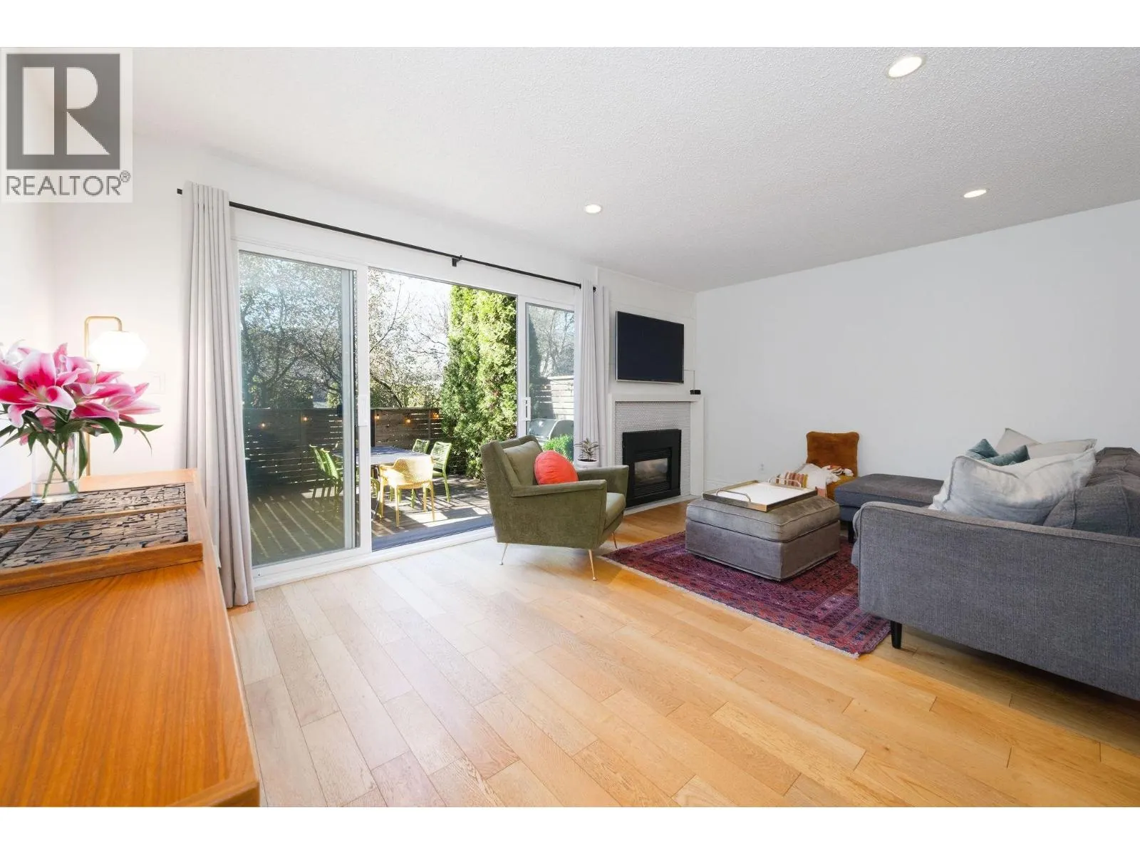 36 1910 CEDAR VILLAGE CRESCENT