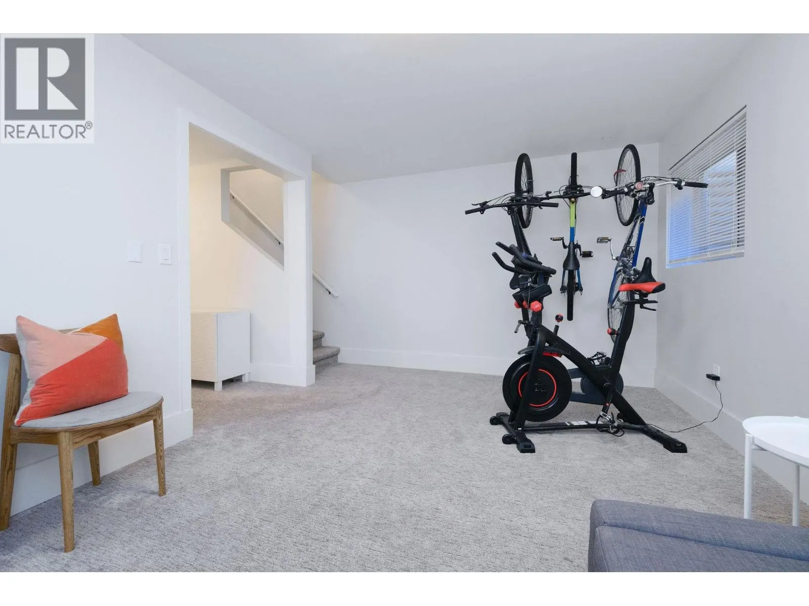 36 1910 CEDAR VILLAGE CRESCENT