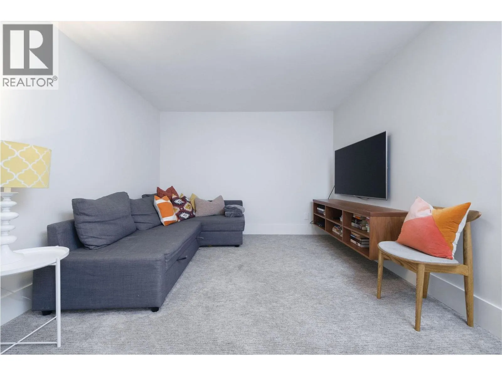 36 1910 CEDAR VILLAGE CRESCENT