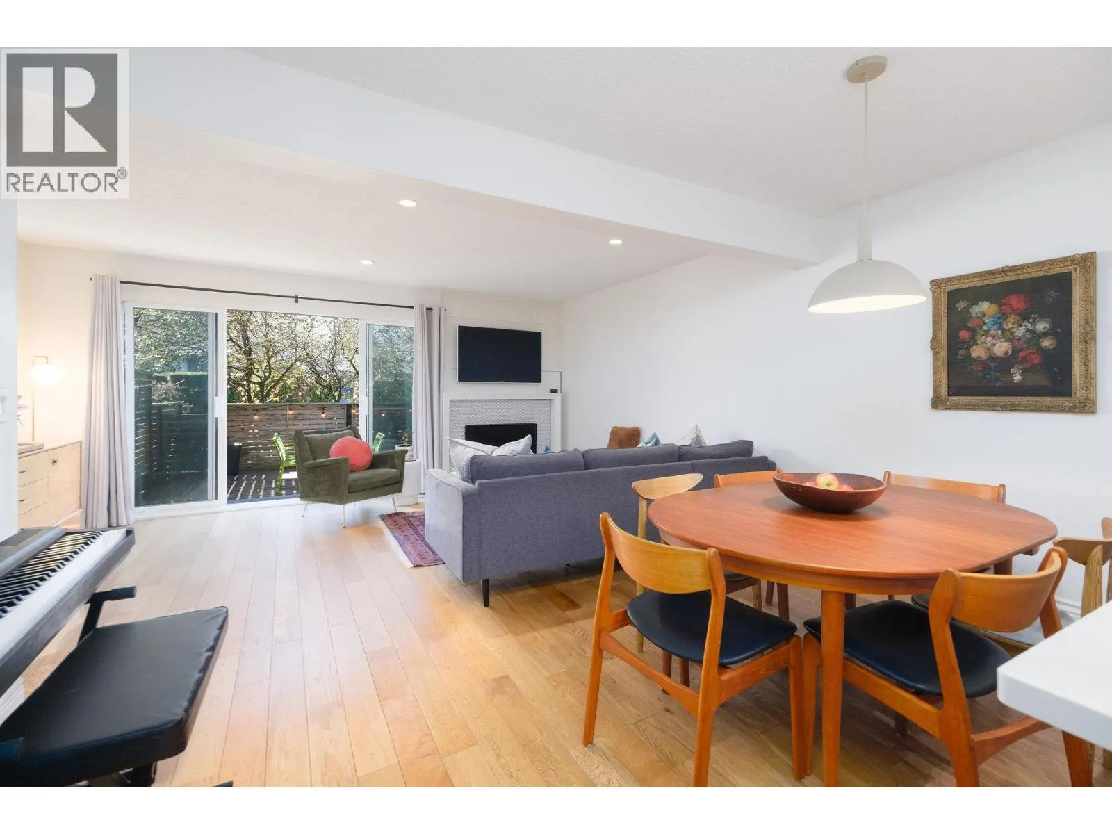36 1910 CEDAR VILLAGE CRESCENT