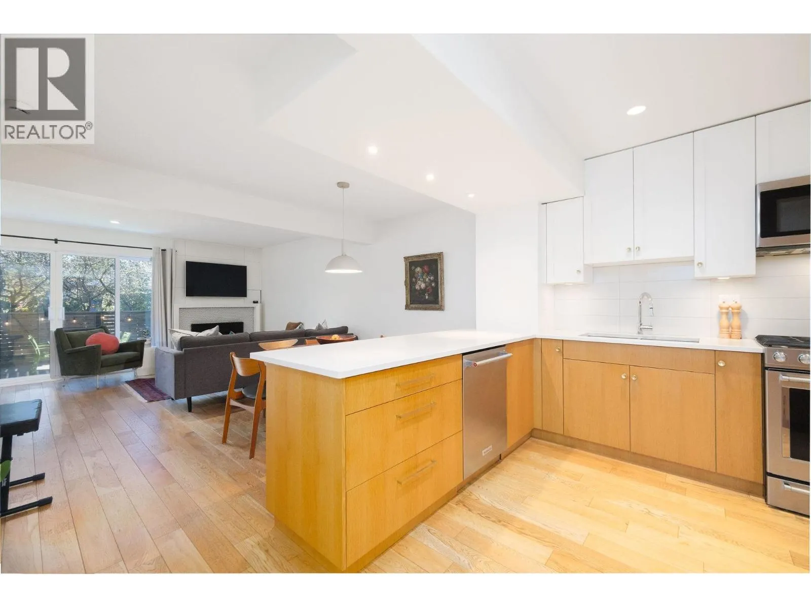 36 1910 CEDAR VILLAGE CRESCENT