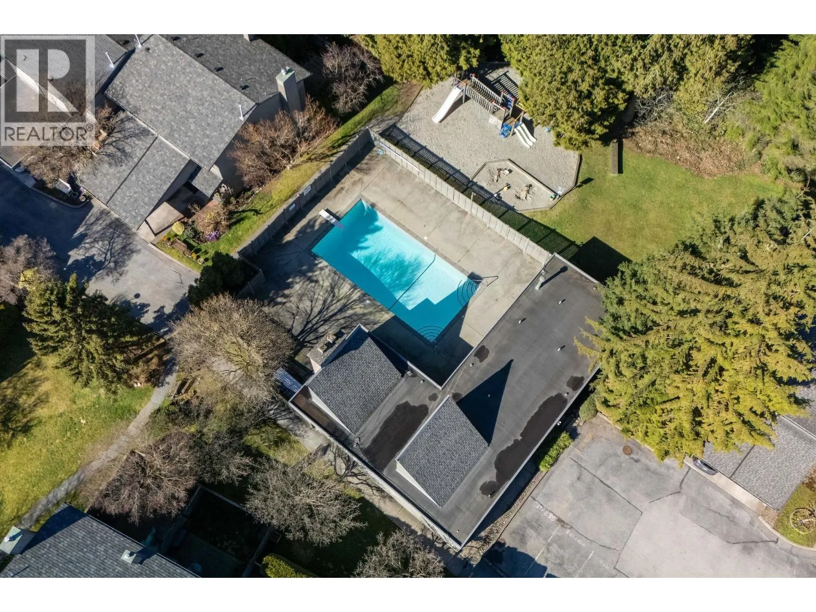 36 1910 CEDAR VILLAGE CRESCENT