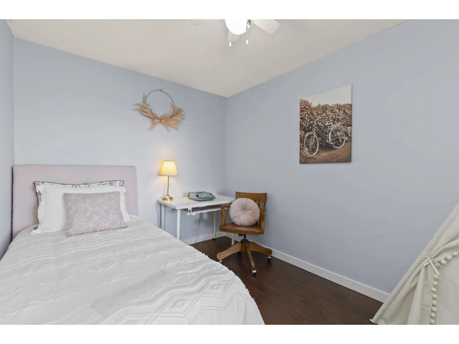 310 33150 4 AVENUE