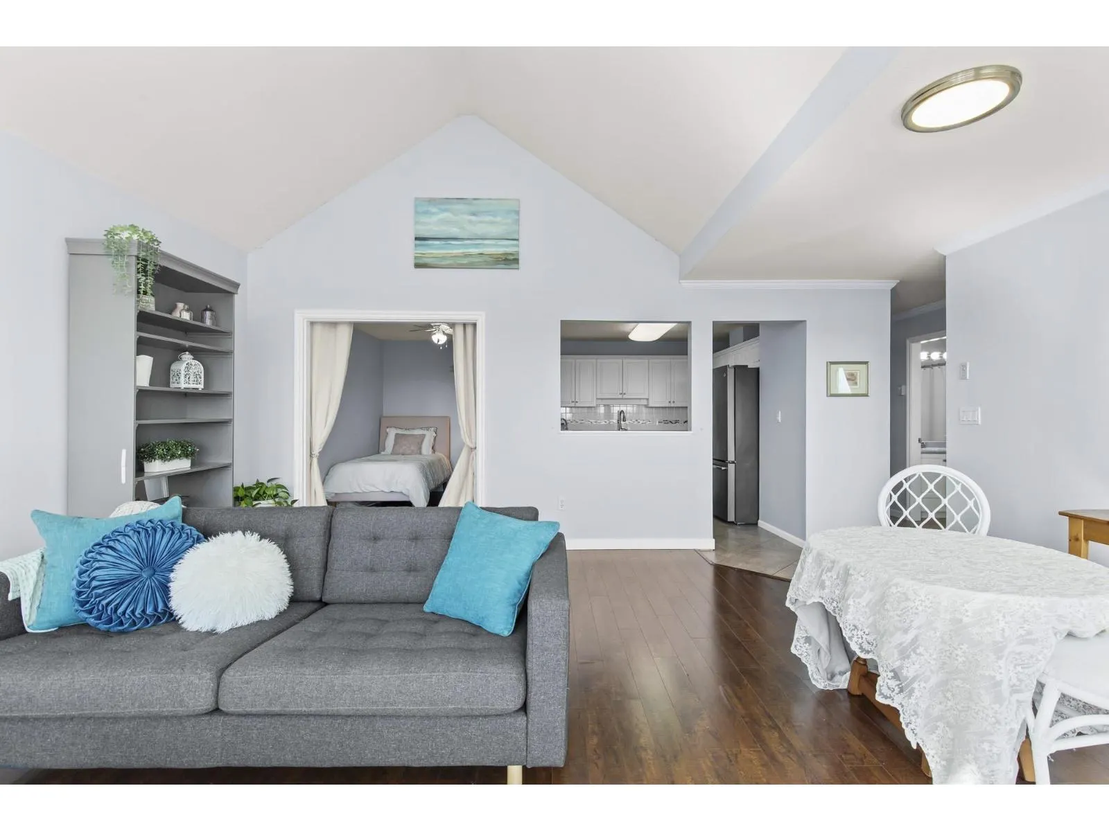 310 33150 4 AVENUE
