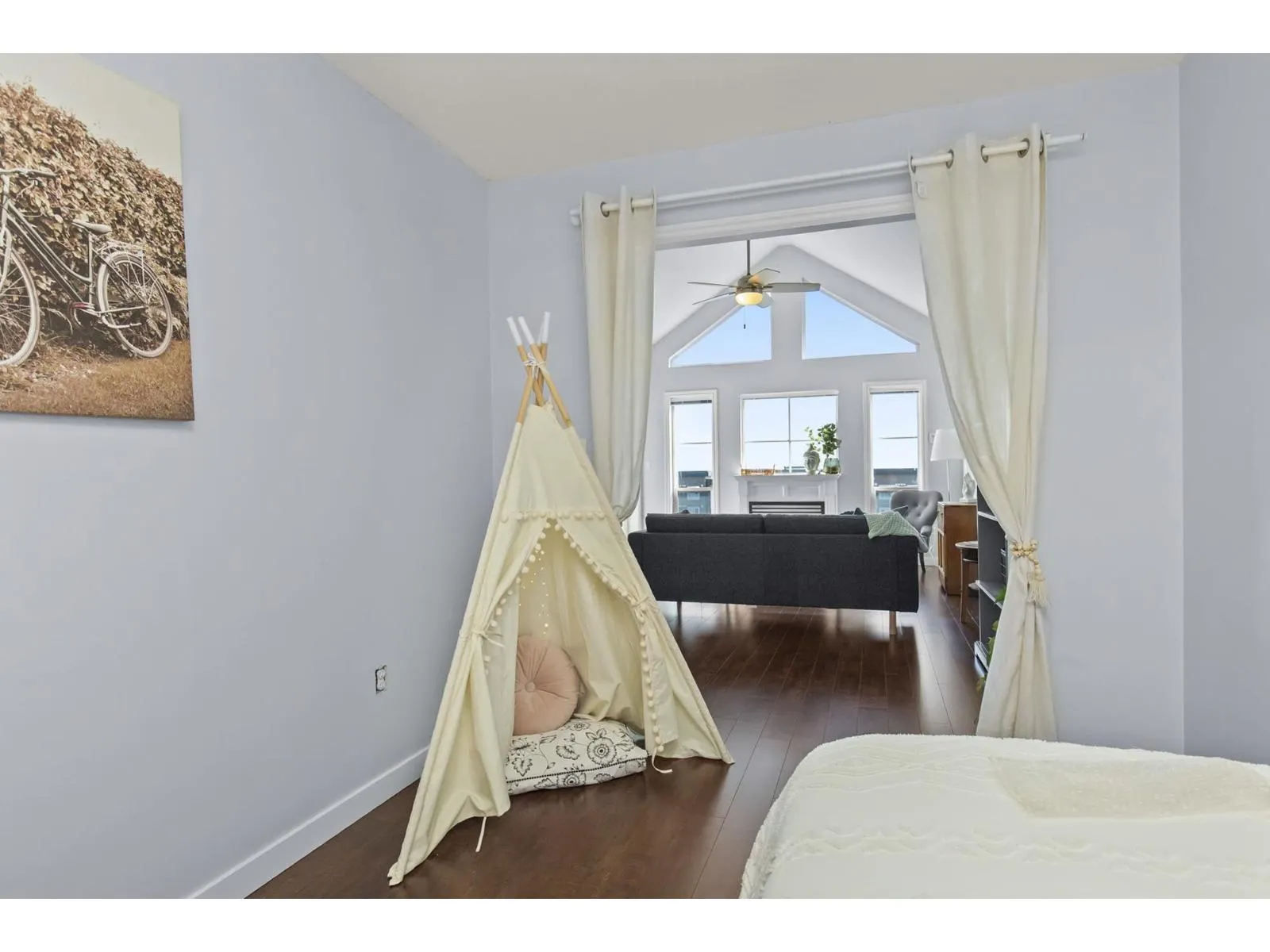 310 33150 4 AVENUE