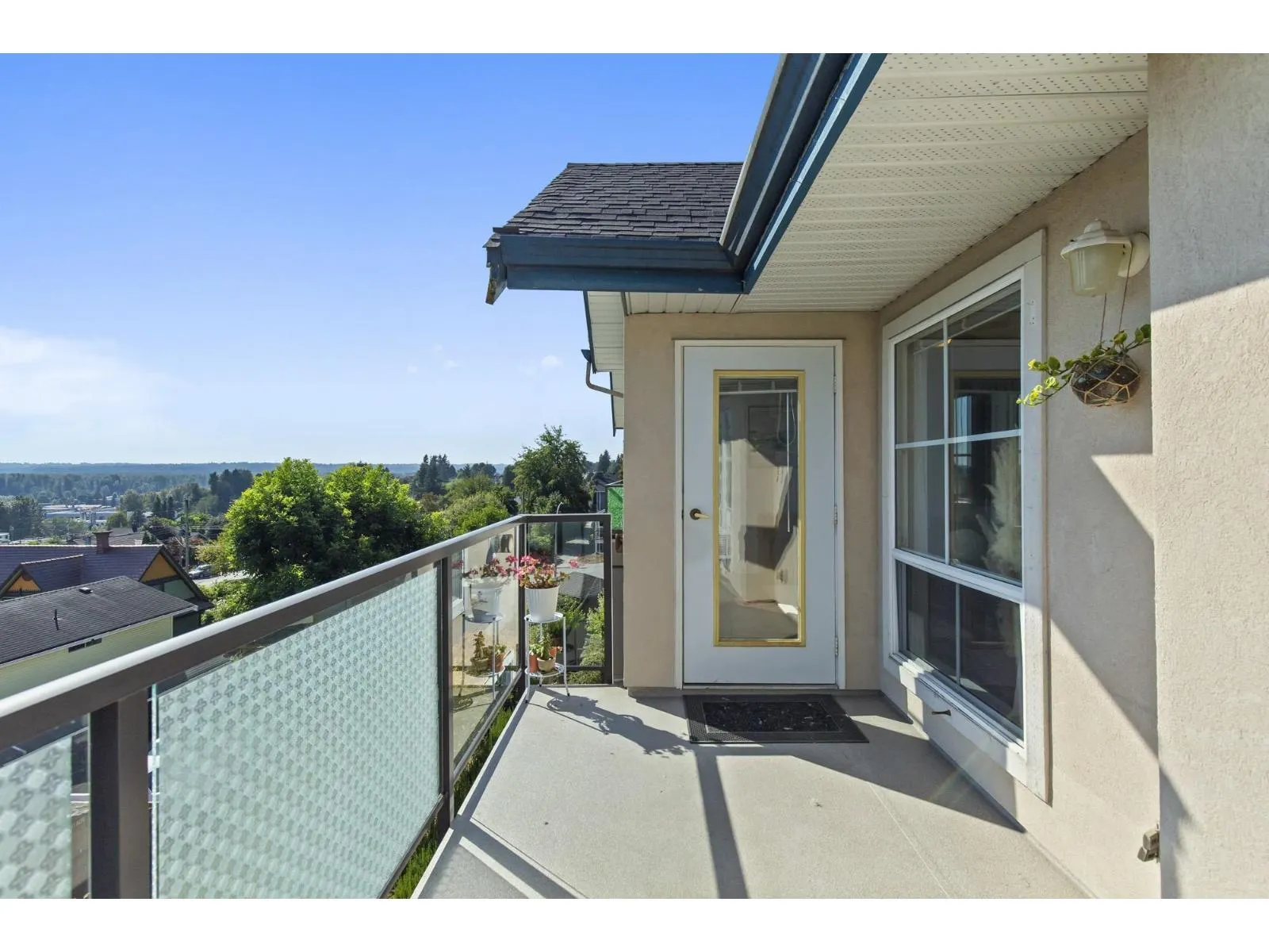 310 33150 4 AVENUE