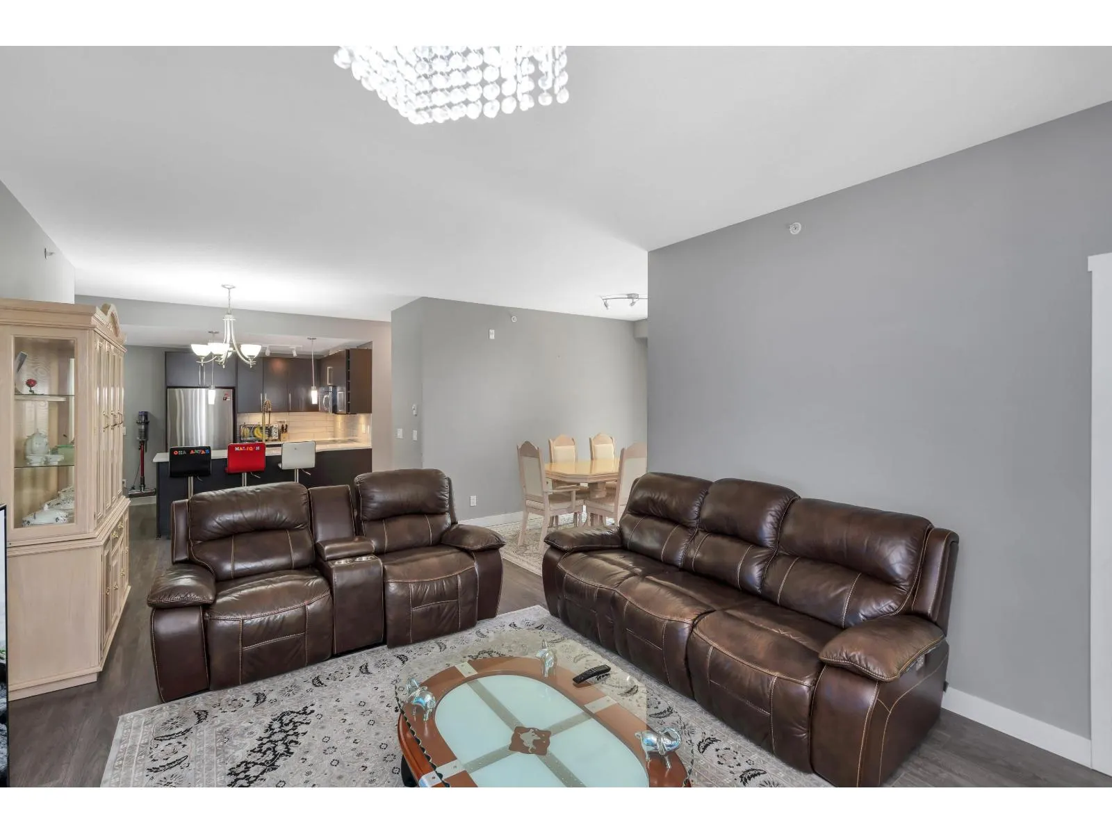 411 14358 60 AVENUE
