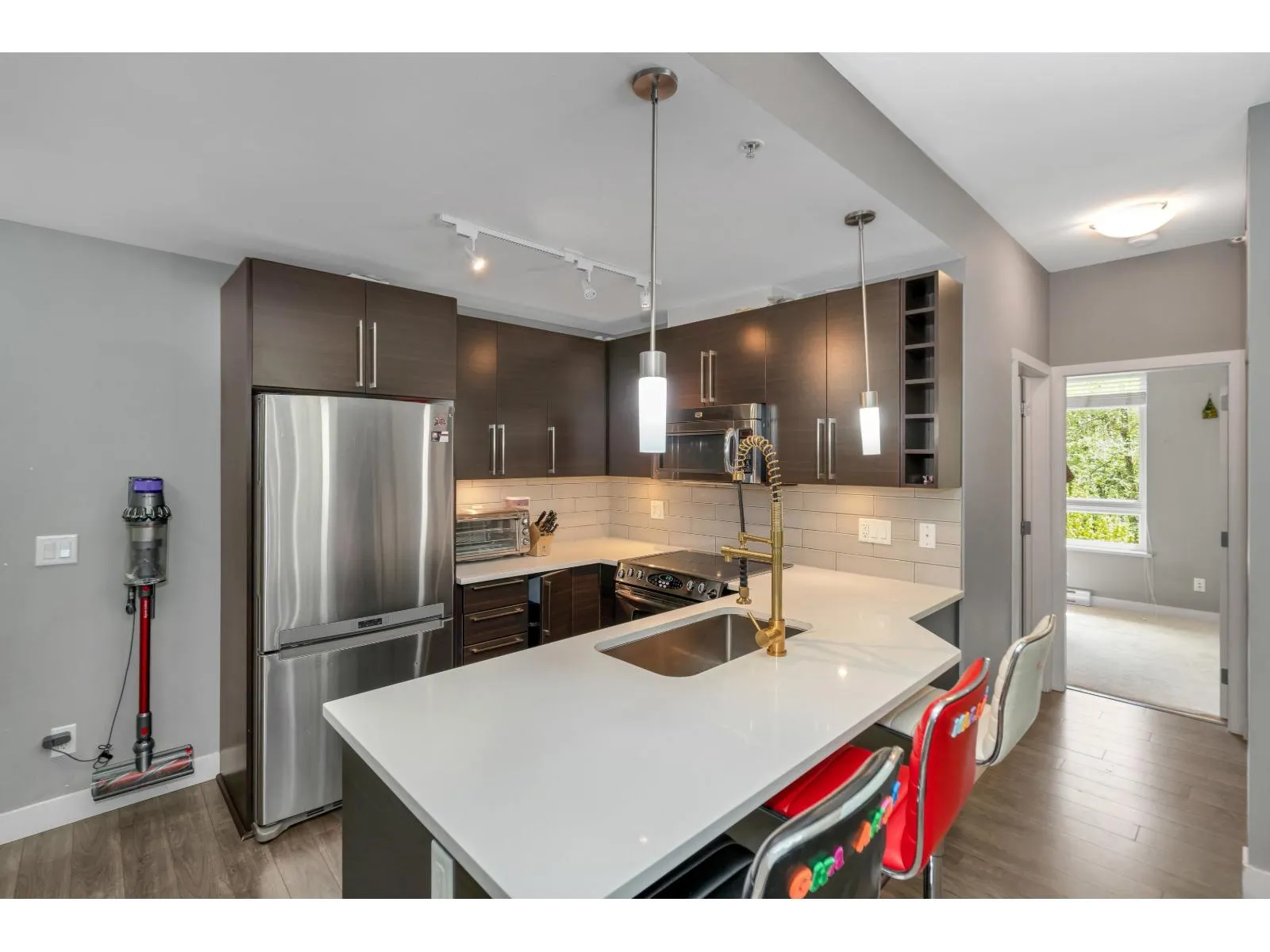 411 14358 60 AVENUE