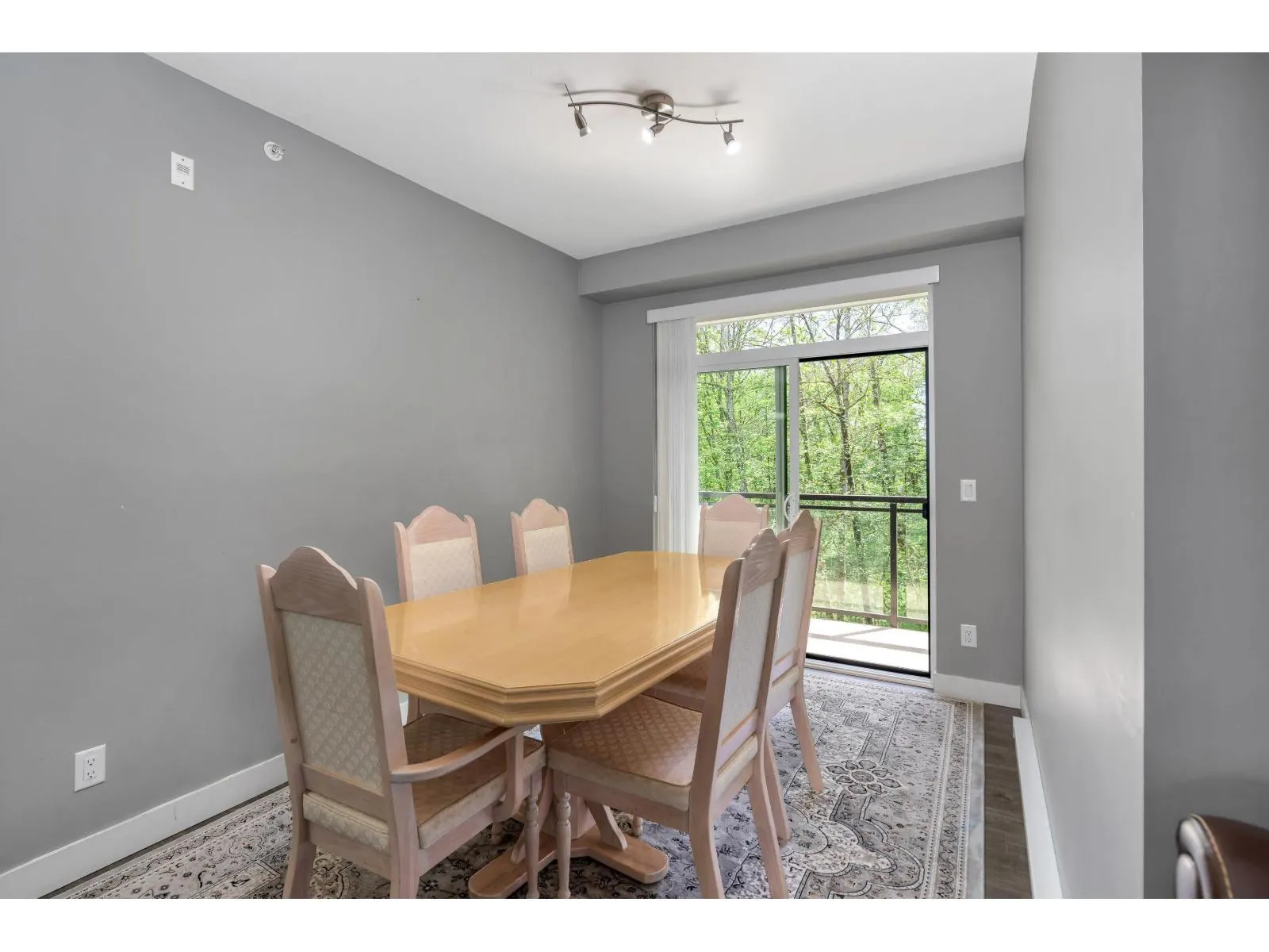 411 14358 60 AVENUE