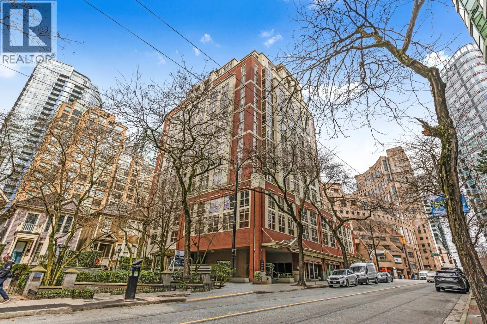1404 819 HAMILTON STREET