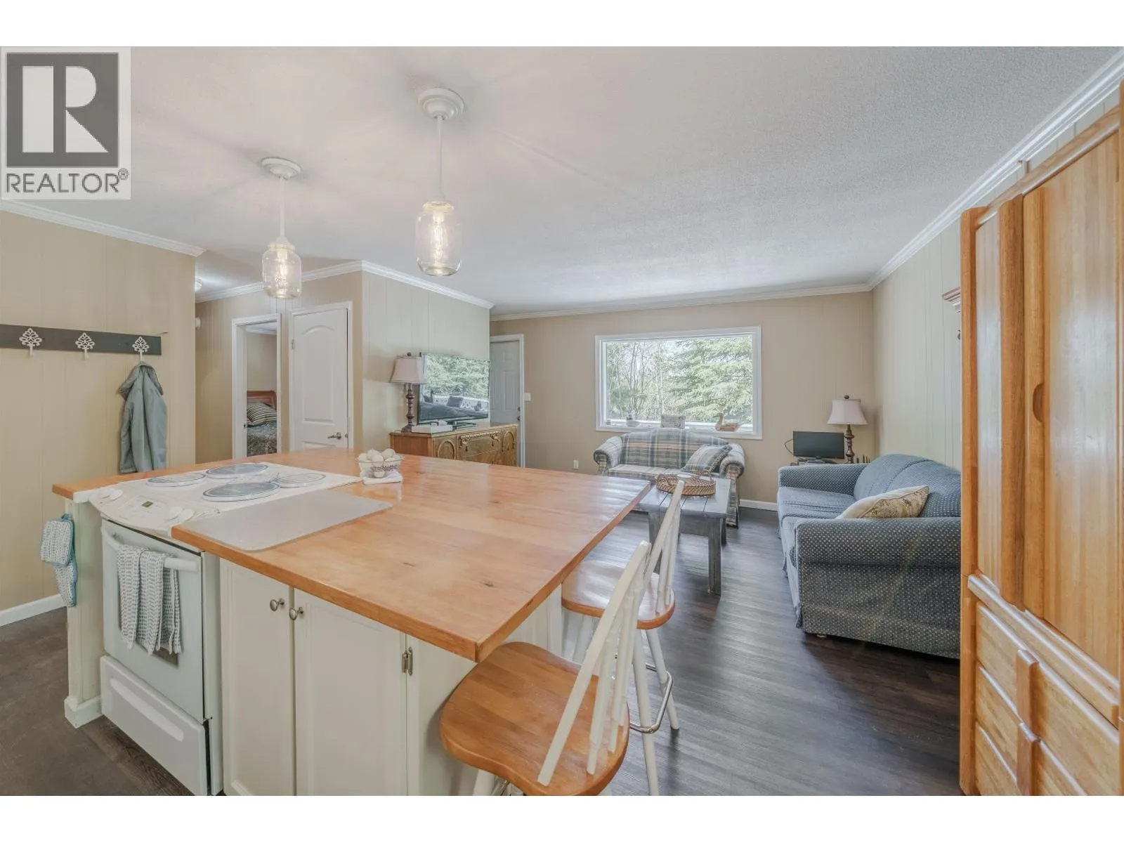 6090 LONE BUTTE HORSE LAKE ROAD