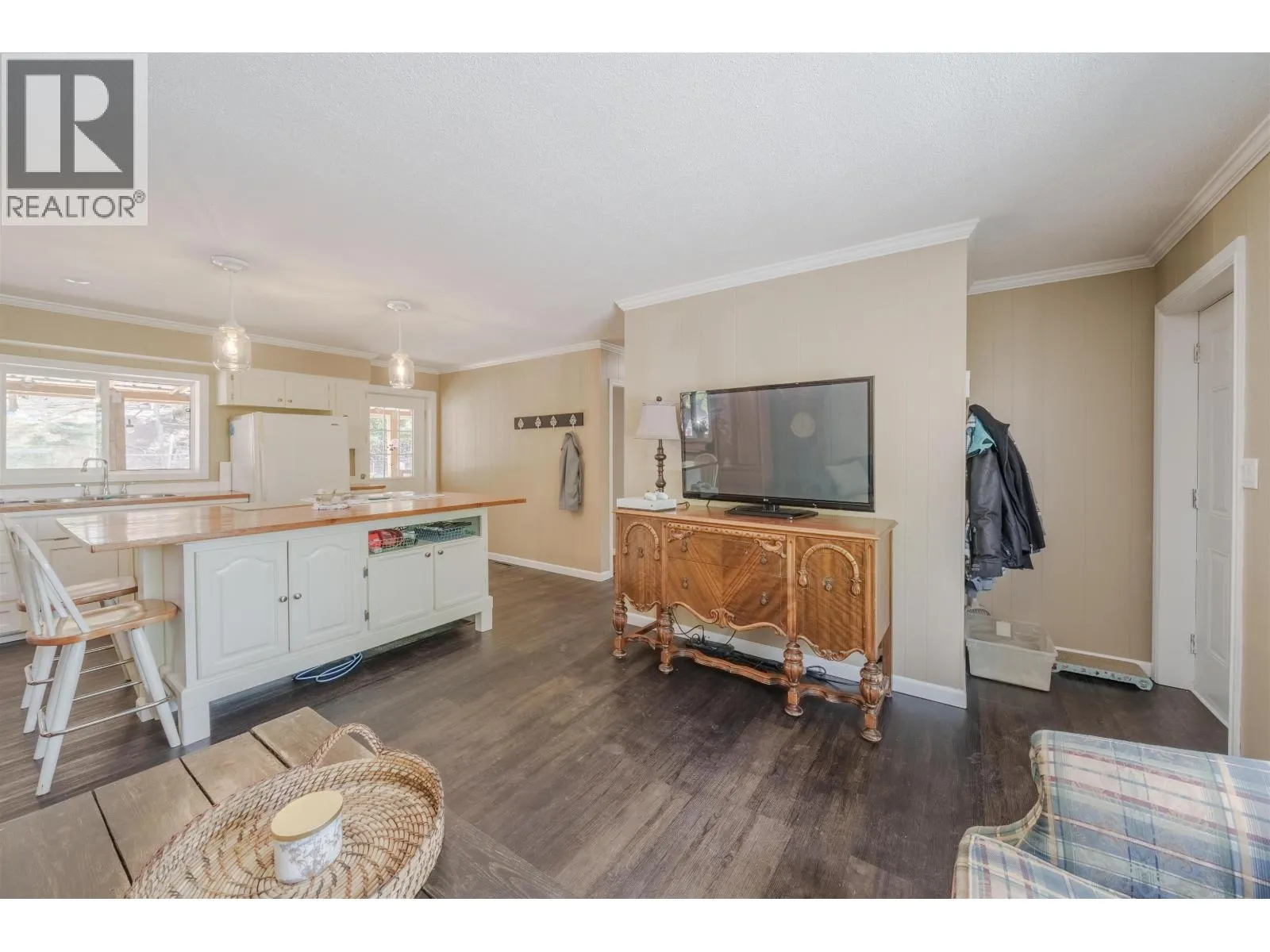 6090 LONE BUTTE HORSE LAKE ROAD