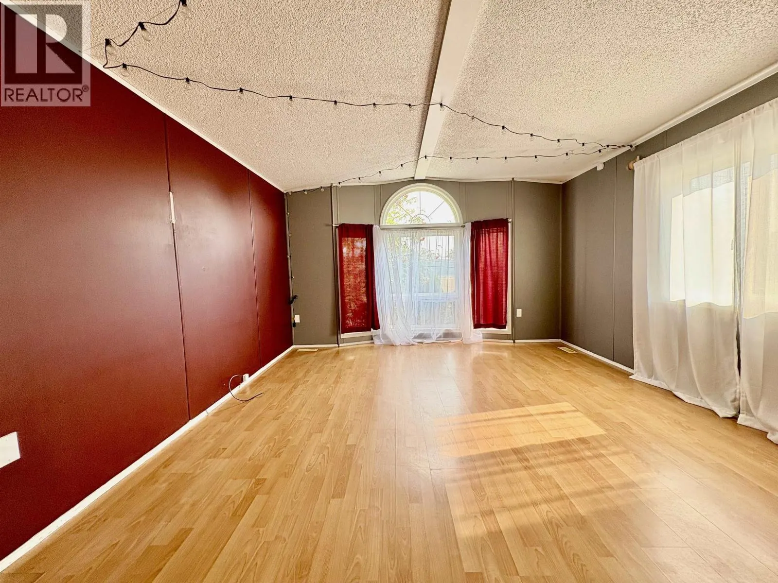 289 N BLACKBURN ROAD