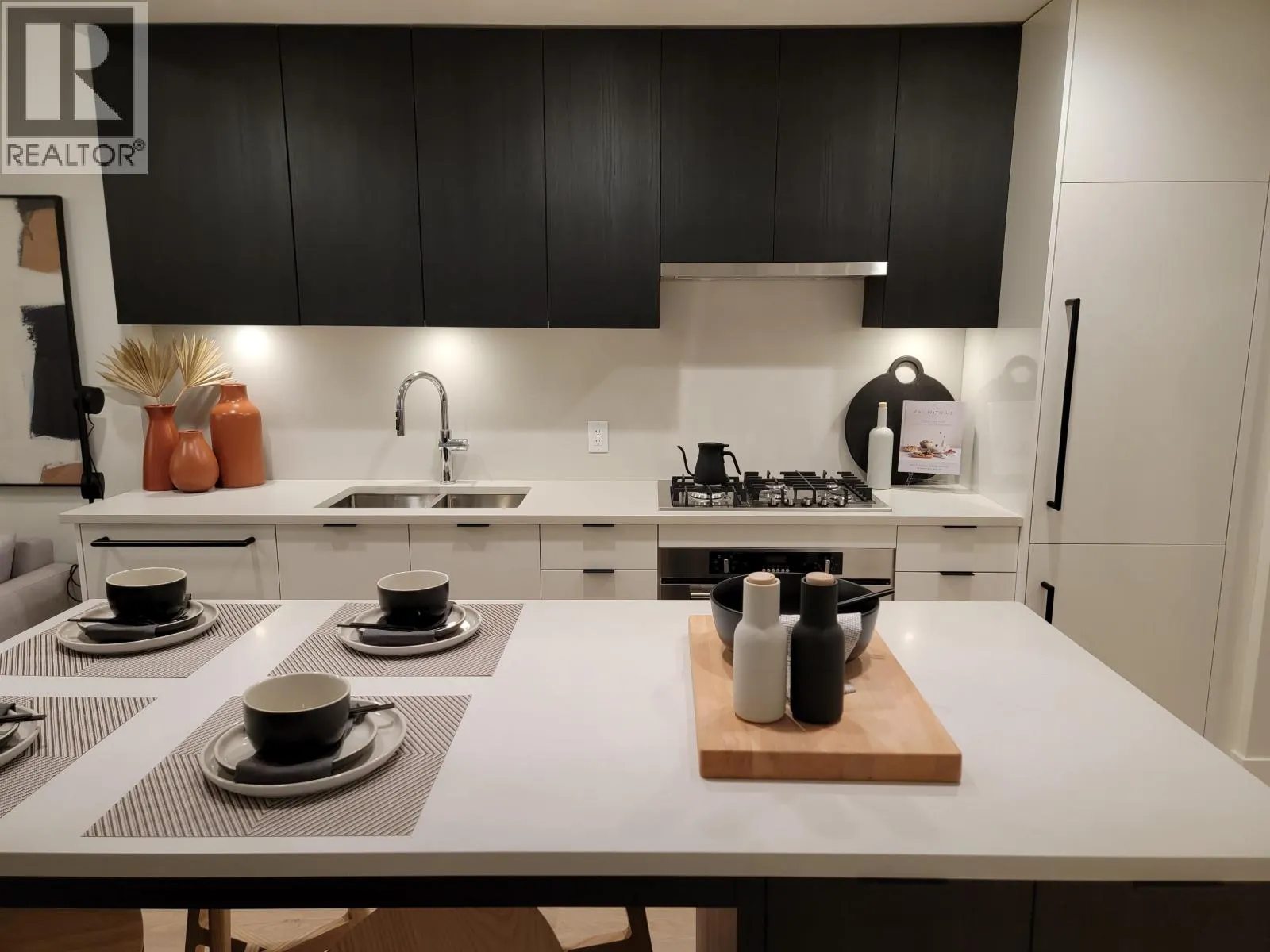 1106 230 KEARY STREET