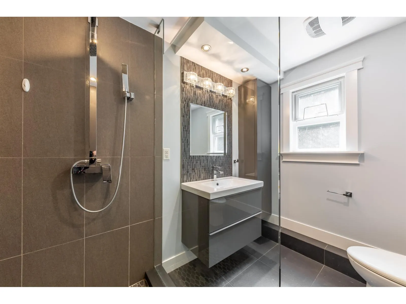 14092 CRESCENT ROAD