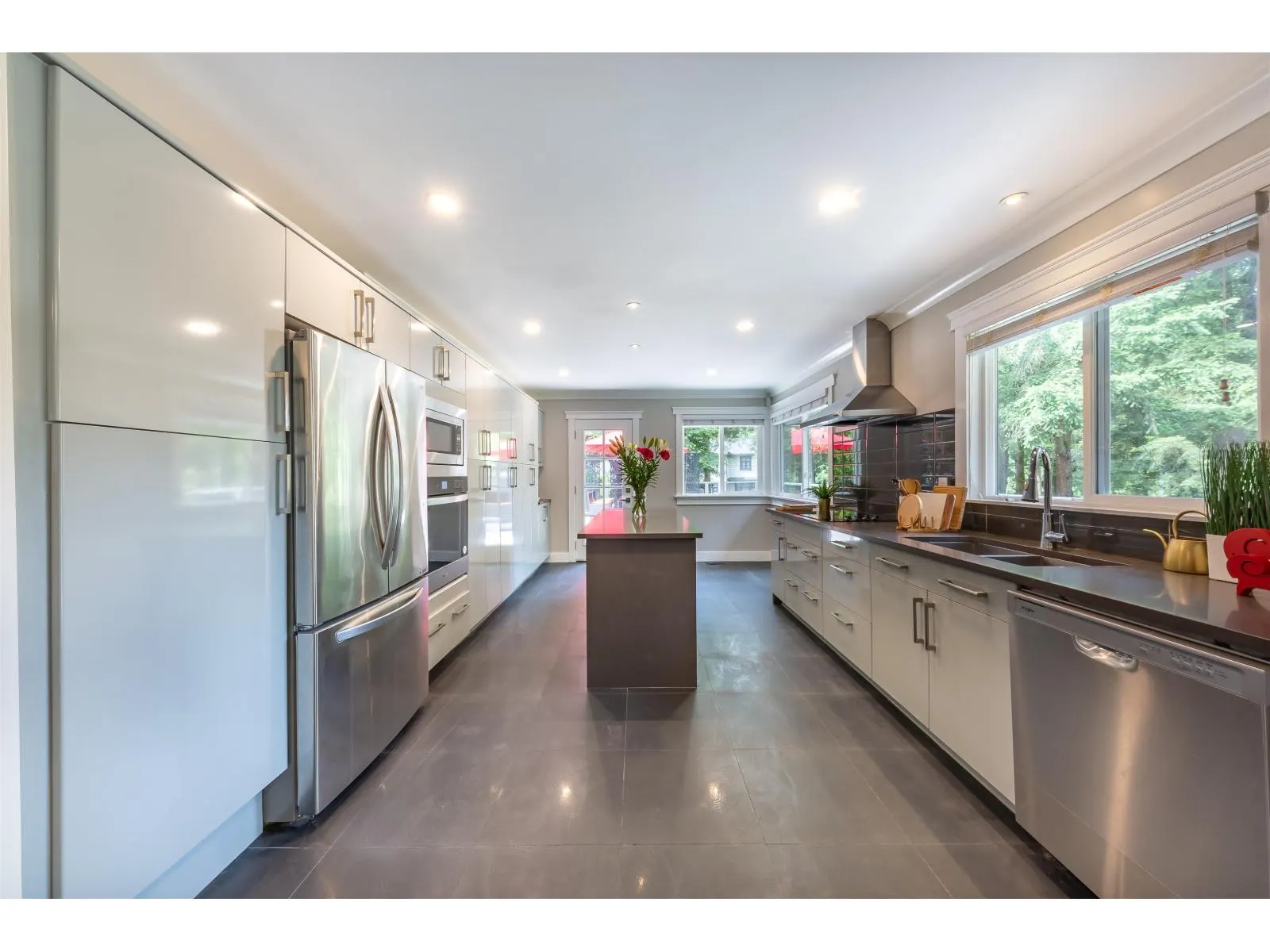 14092 CRESCENT ROAD