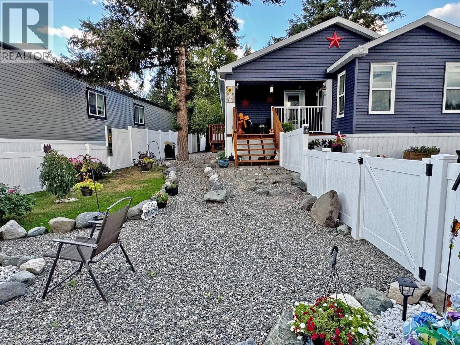 31 4072 LAC LA HACHE STATION ROAD