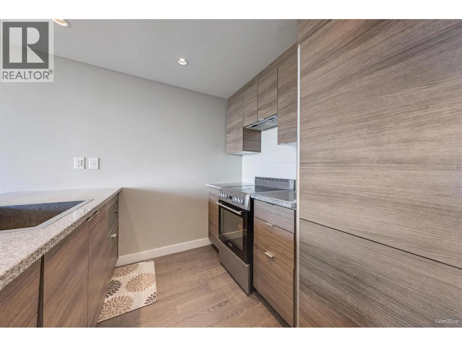 1205 488 SW MARINE DRIVE