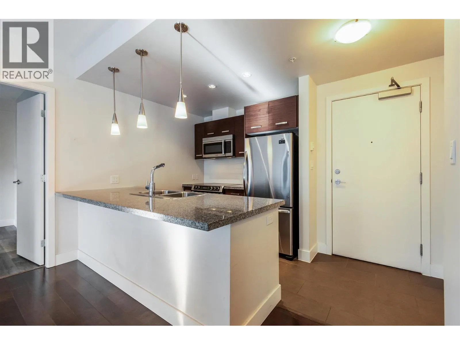 2957 GLEN DRIVE