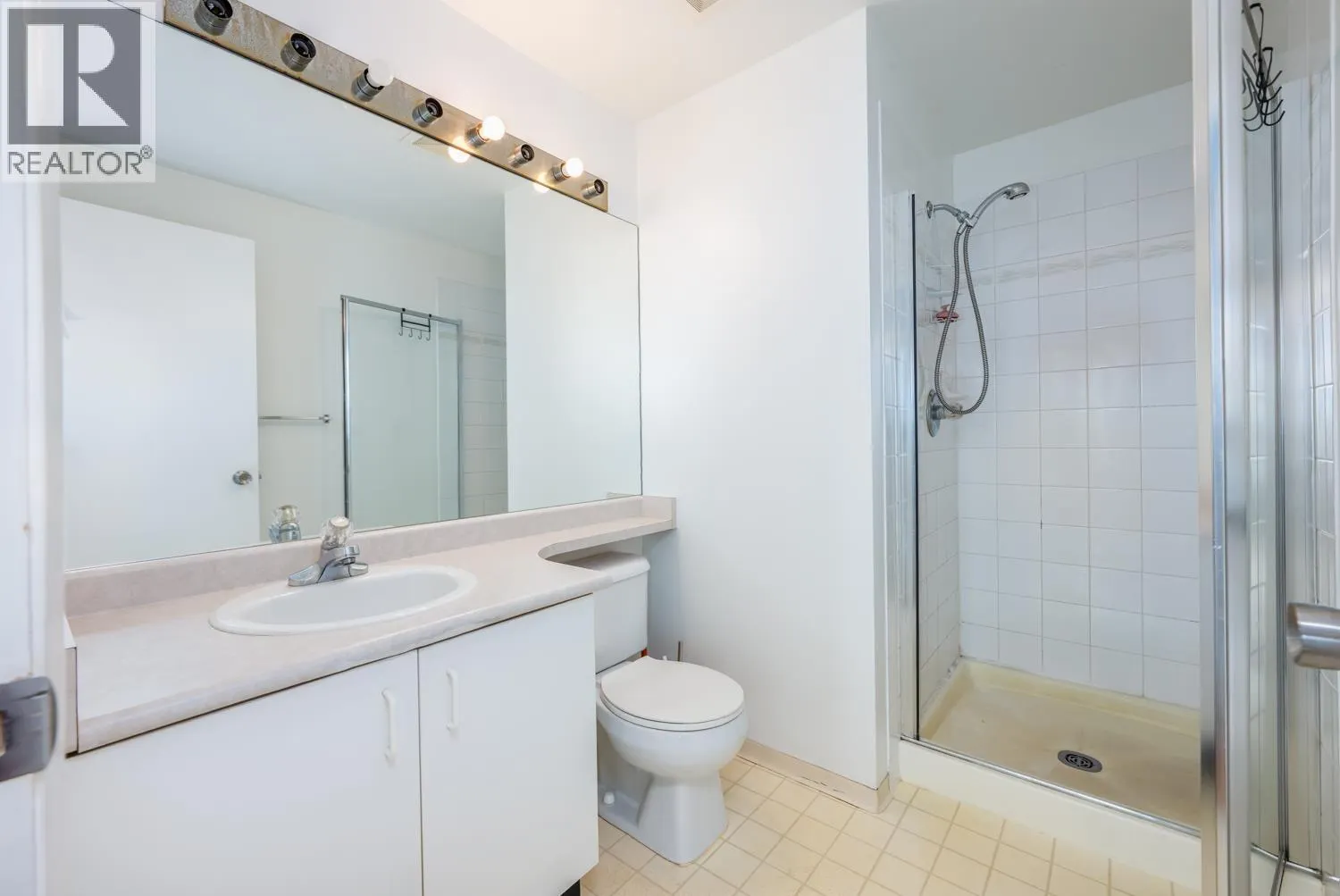 808 8871 LANSDOWNE ROAD