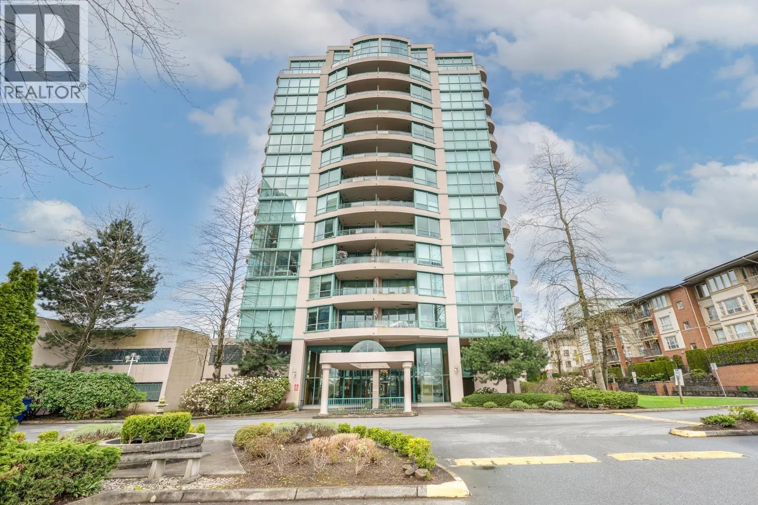 808 8871 LANSDOWNE ROAD