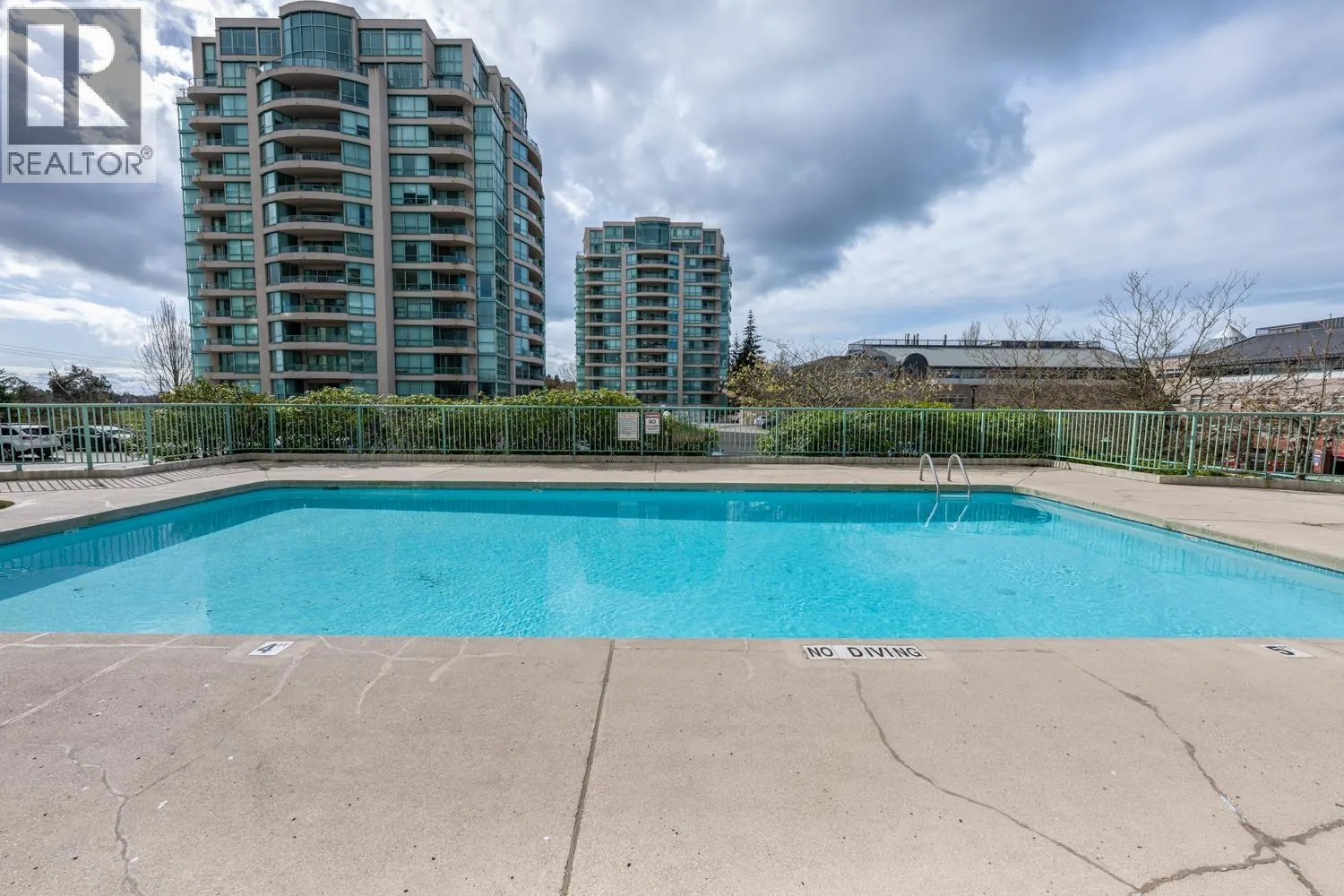 808 8871 LANSDOWNE ROAD