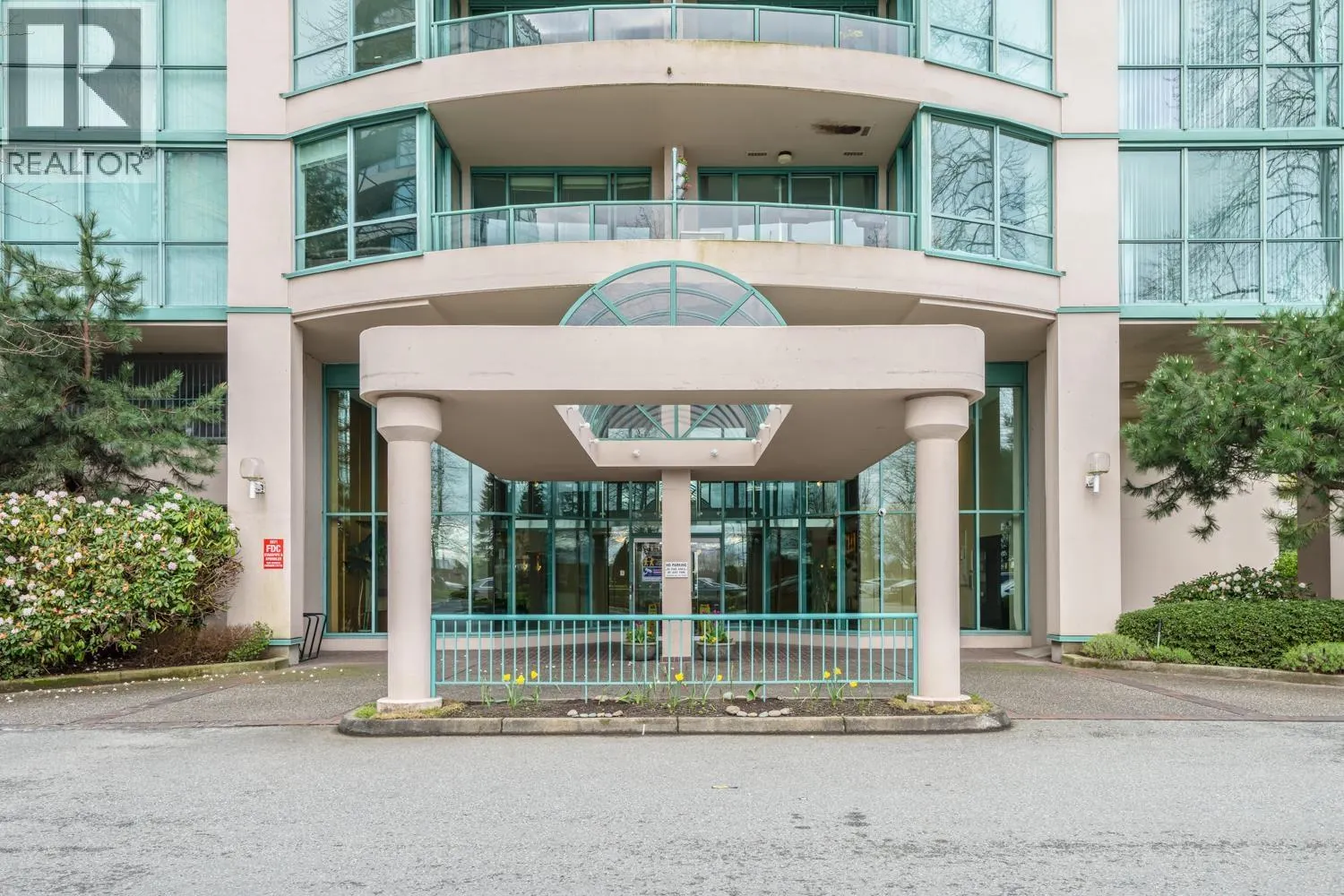 808 8871 LANSDOWNE ROAD