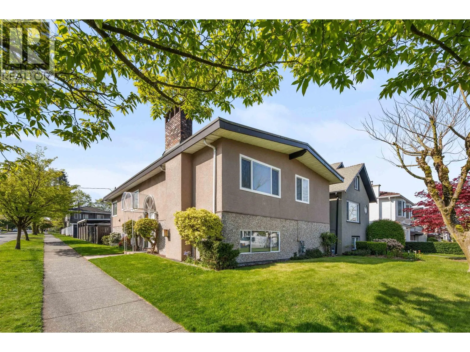 1425 SLOCAN STREET