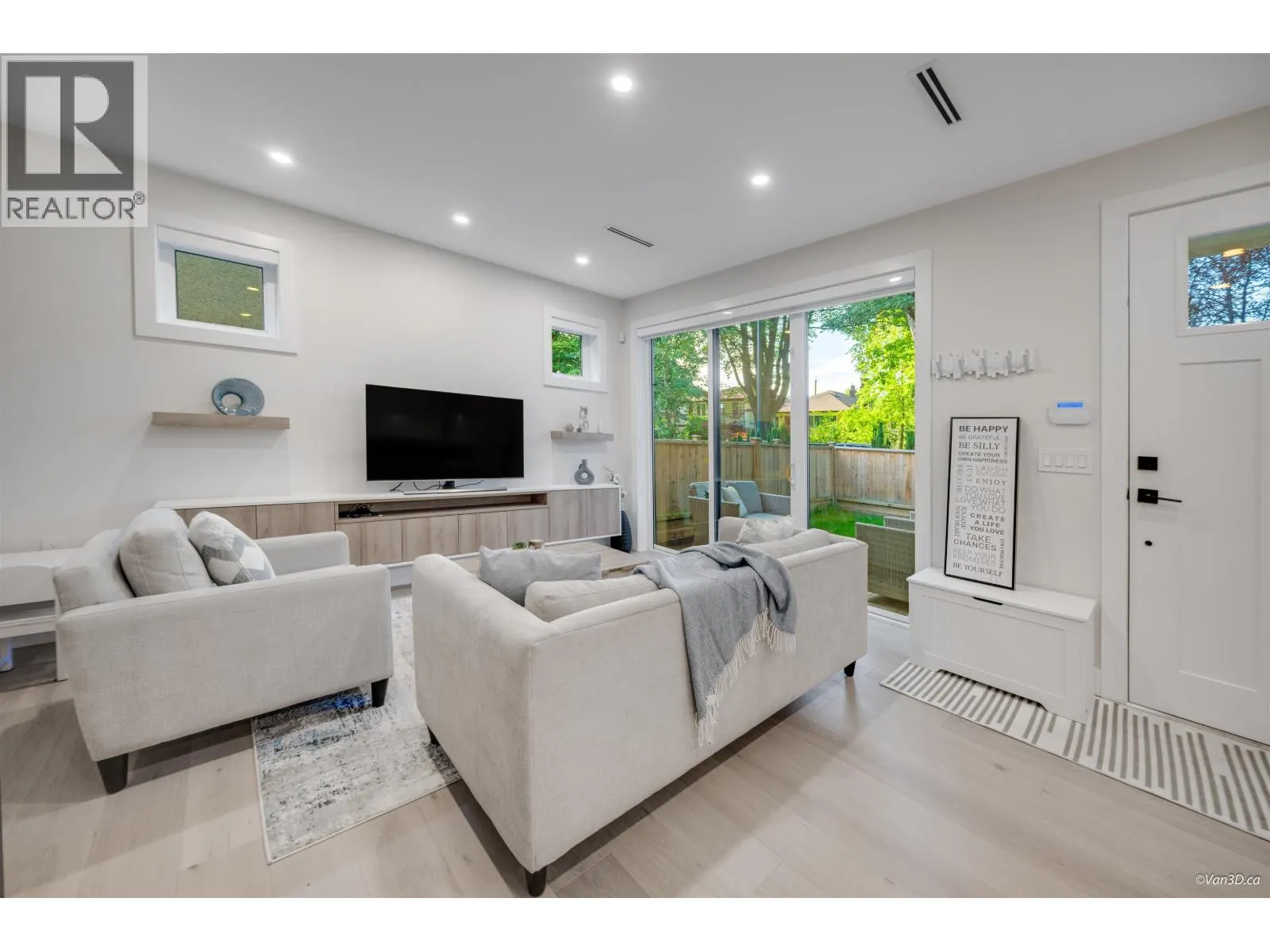 2558 WILLIAM STREET