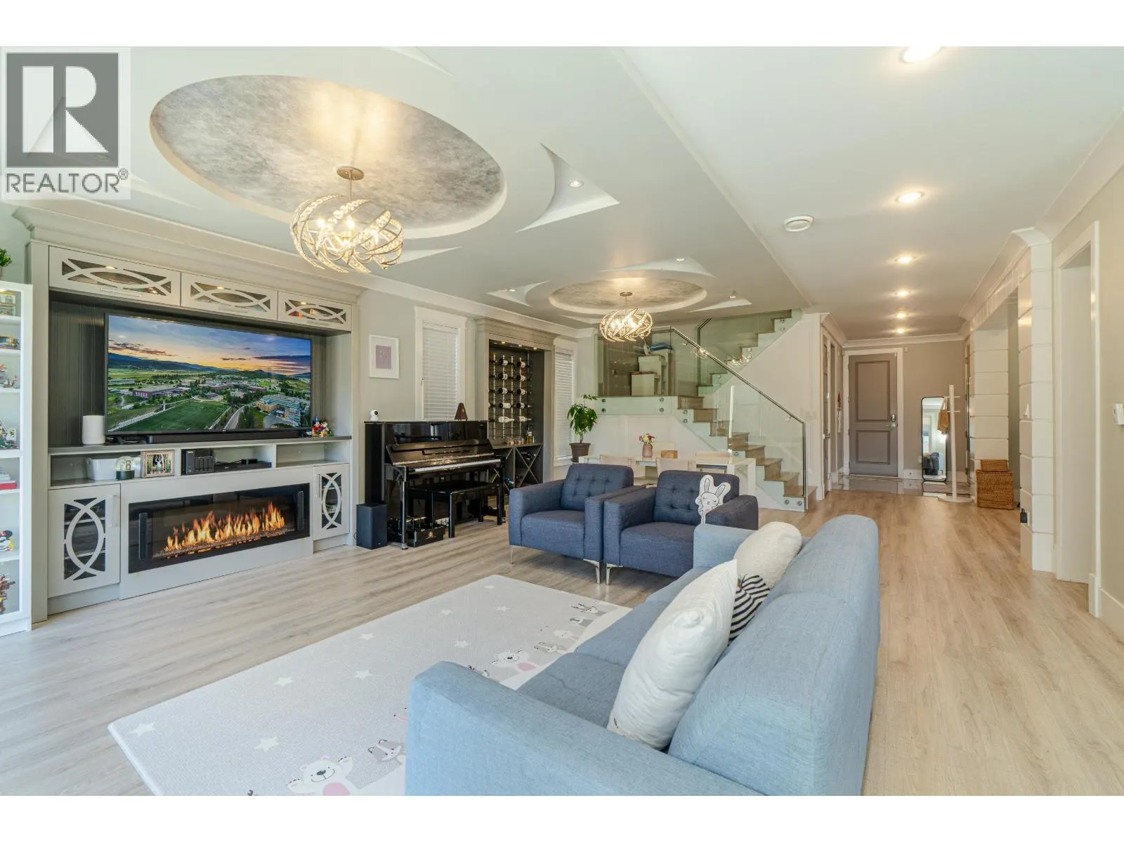 5028 MAPLE ROAD