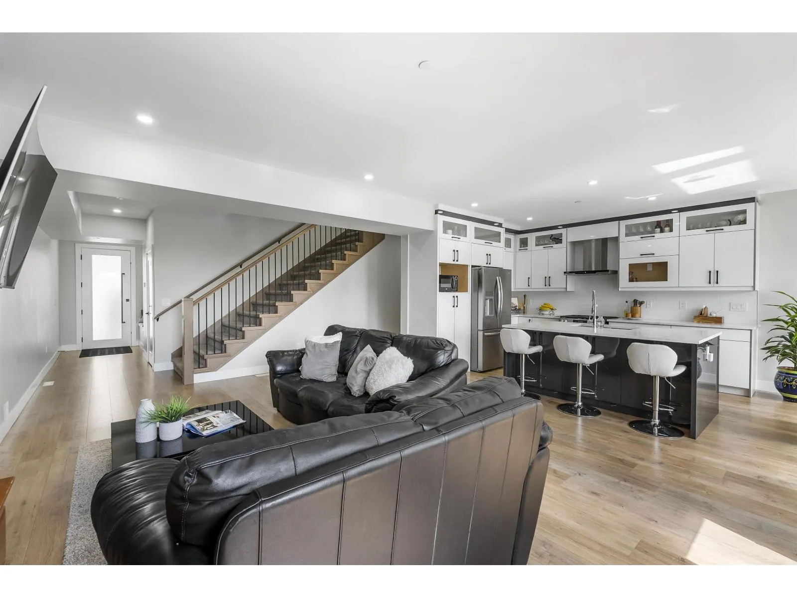 34008 BARKER COURT