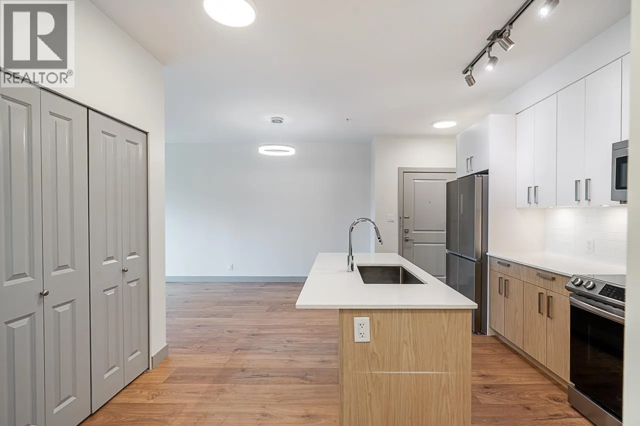 307 6968 ROYAL OAK AVENUE