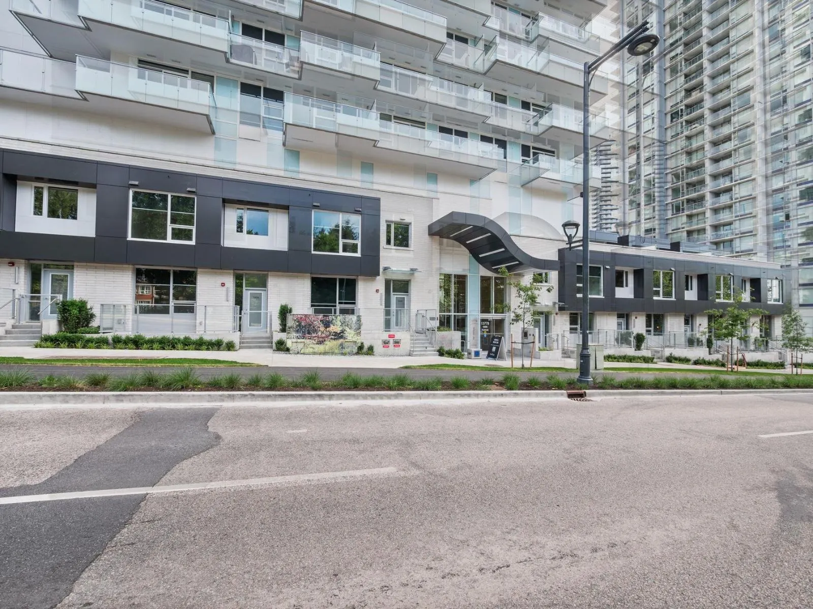 2907 13778 100 AVENUE