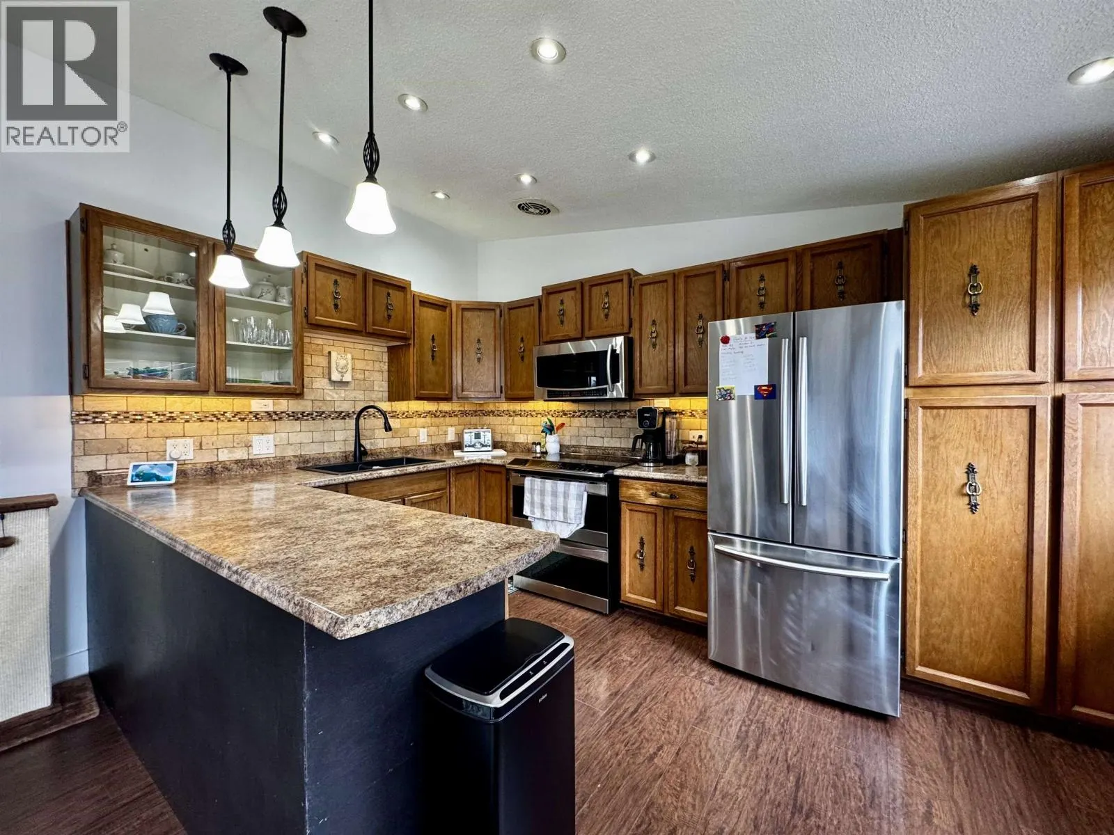 284 CRESTVIEW DRIVE