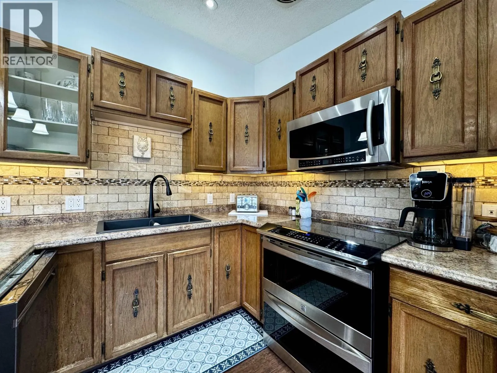 284 CRESTVIEW DRIVE