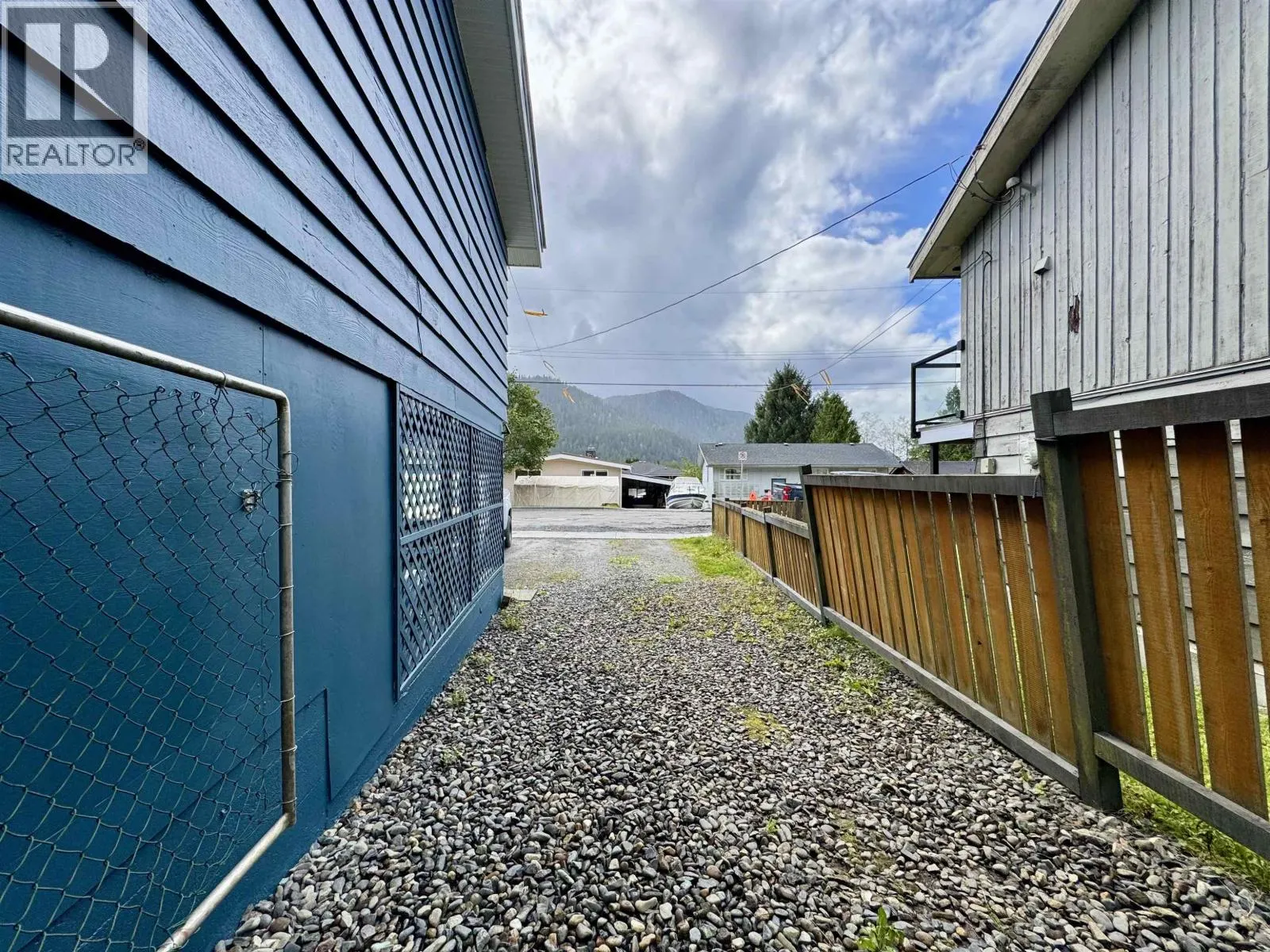 284 CRESTVIEW DRIVE