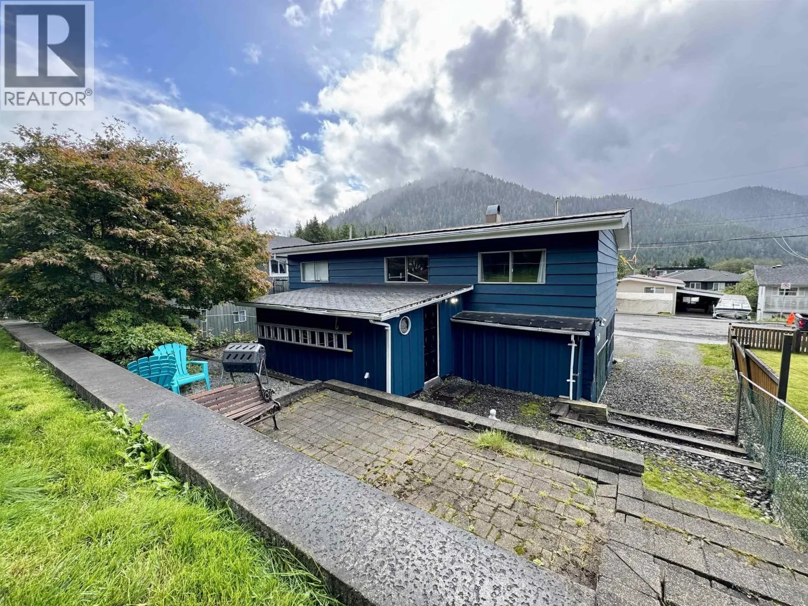 284 CRESTVIEW DRIVE